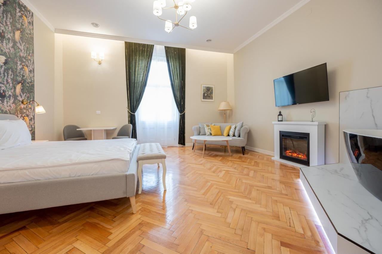 Central Park Apartments Oradea Buitenkant foto