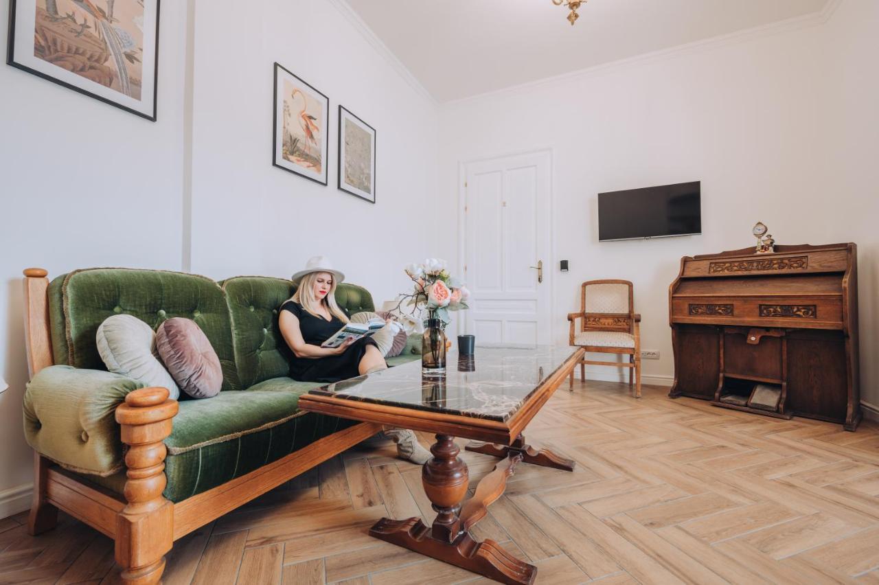Central Park Apartments Oradea Buitenkant foto