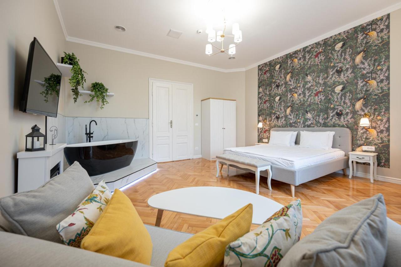 Central Park Apartments Oradea Buitenkant foto