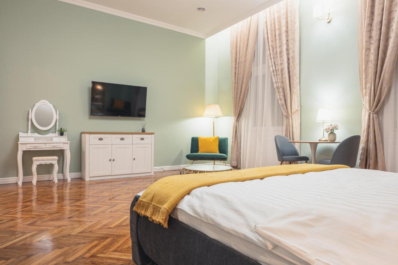 Central Park Apartments Oradea Buitenkant foto