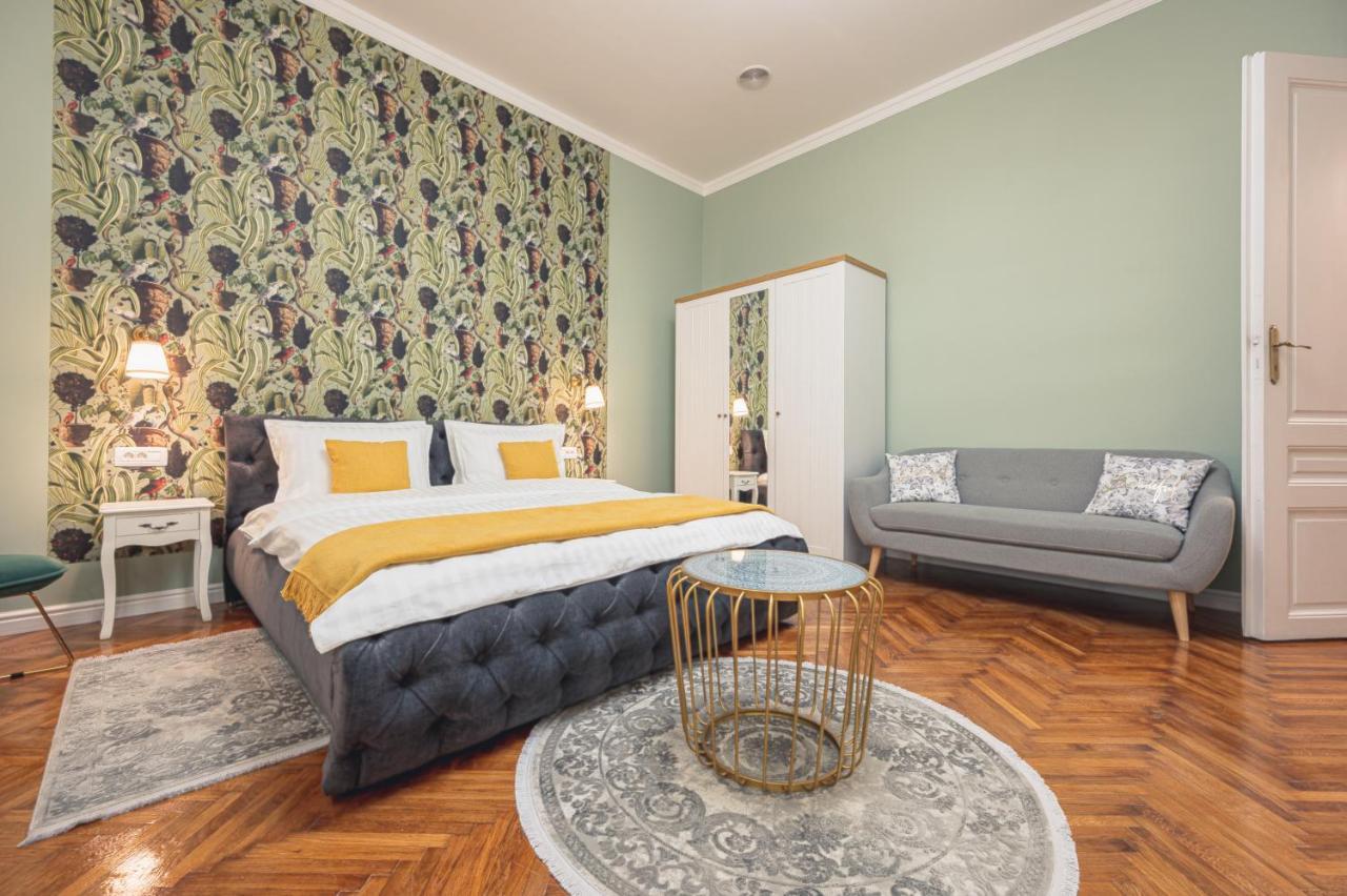 Central Park Apartments Oradea Buitenkant foto
