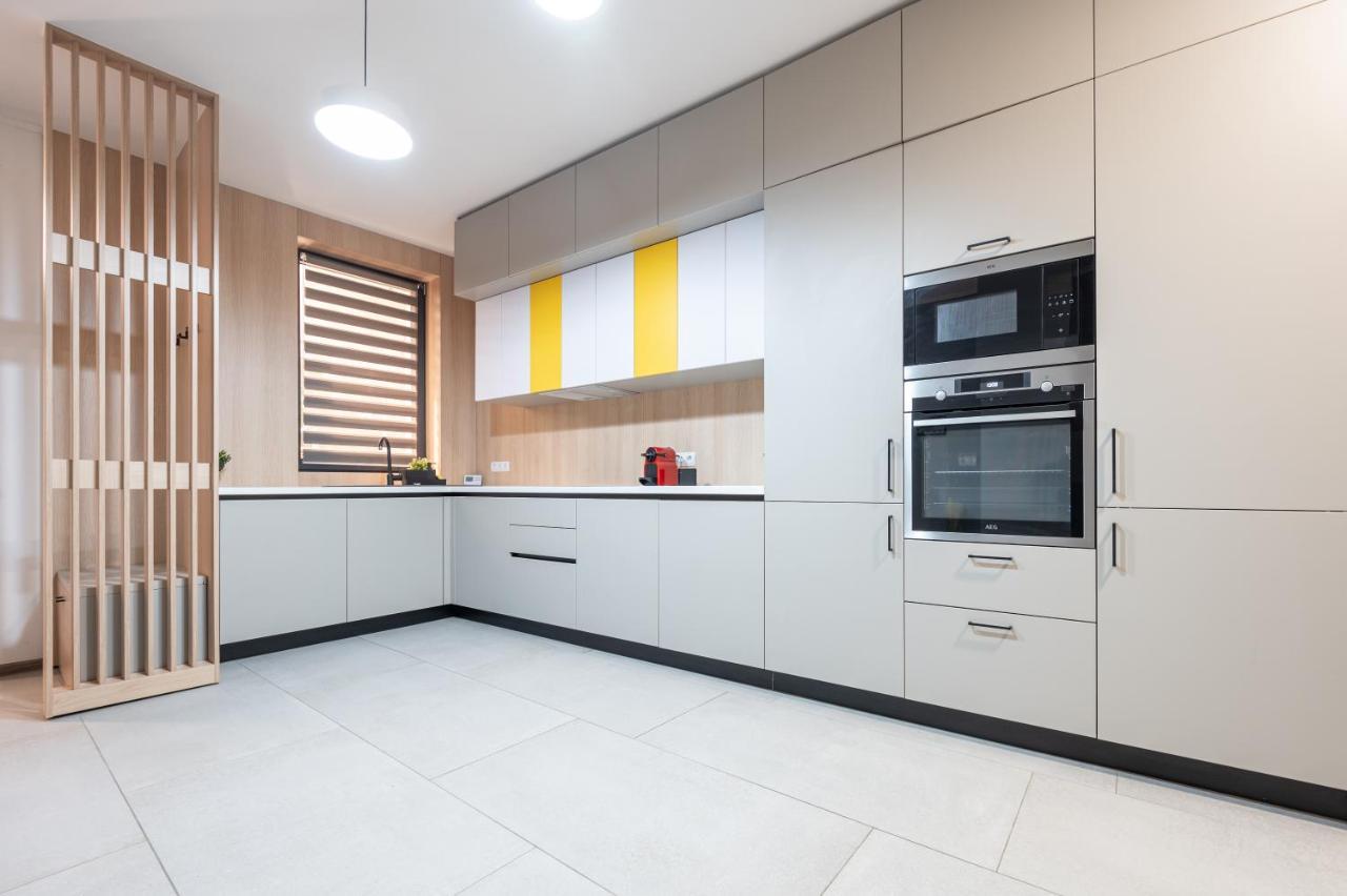 Central Park Apartments Oradea Buitenkant foto
